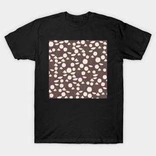 Chamomile flowers pattern T-Shirt